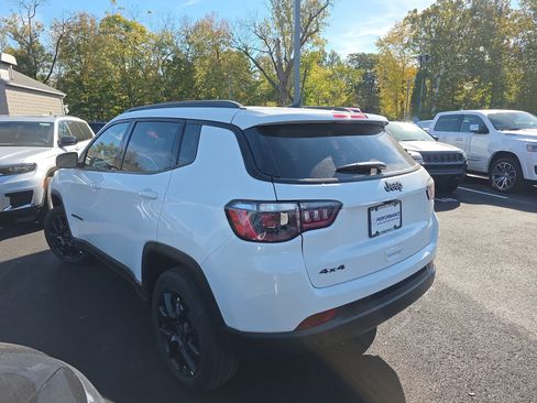 New 2026 Jeep Compass Latitude image 17