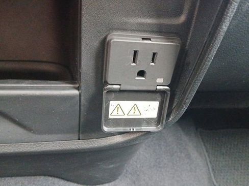 Used 2024 RAM 2500 Laramie w/ Safety Group image 38