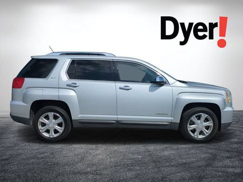 Used 2017 GMC Terrain SLT w/ Driver Alert Package I FWD image 2