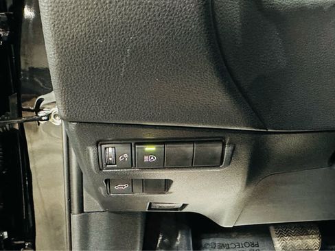 Certified 2023 Toyota Corolla Cross XLE w/ Convenience Package image 14