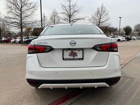 Used 2025 Nissan Versa SV image 7