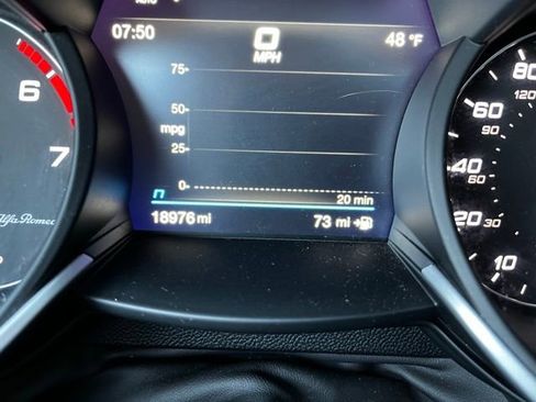 Used 2023 Alfa Romeo Stelvio Estrema image 20