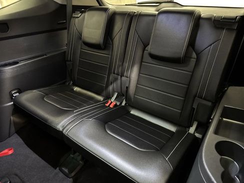 Used 2024 Volkswagen Atlas SEL AWD/4WD image 15