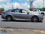 Used 2023 Toyota Camry SE image 2