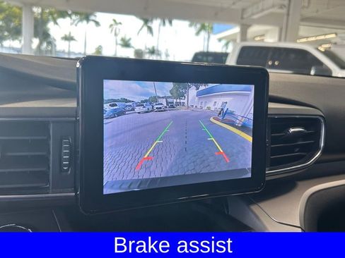 Used 2022 Ford Explorer XLT w/ Equipment Group 202A image 12