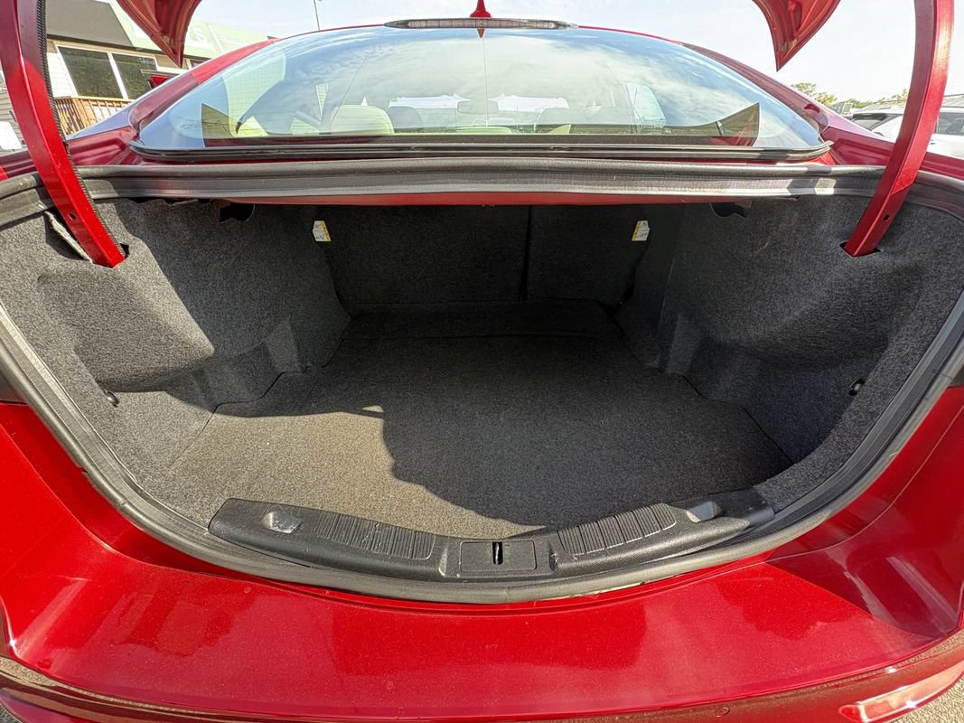 Used 2020 Ford Fusion SE FWD image 26
