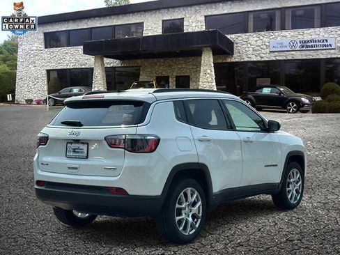 Used 2023 Jeep Compass Latitude AWD/4WD image 5