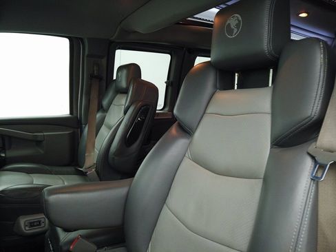 Used 2020 Chevrolet Express 2500 Extended w/ Enhanced Convenience Package image 20