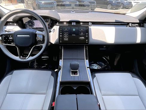 Used 2025 Land Rover Range Rover Velar Dynamic SE AWD/4WD image 15