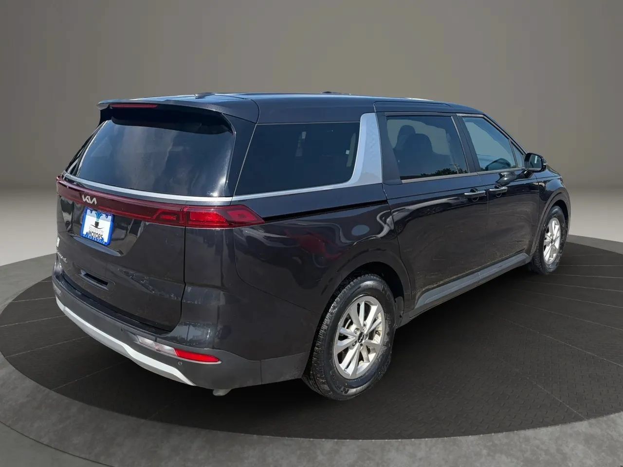 Used 2022 Kia Carnival LX FWD image 5