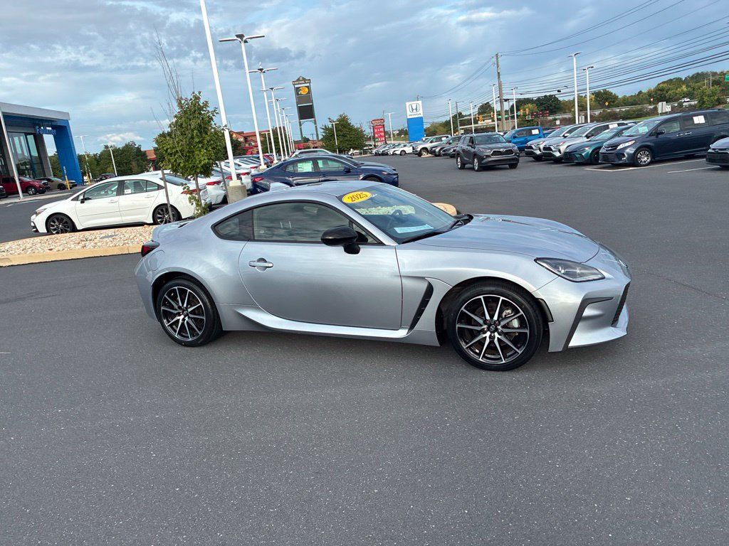 Used 2024 Toyota GR86 RWD image 4