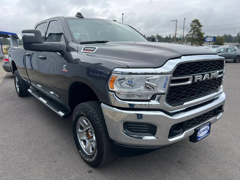 Used 2024 RAM 2500 Tradesman w/ Chrome Appearance Group AWD/4WD image 4