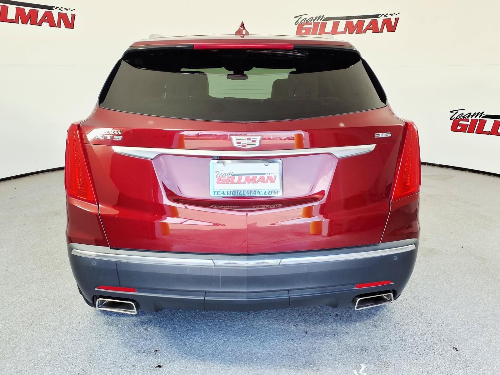 Used 2017 Cadillac XT5 Luxury w/ Driver Awareness Package FWD image 8