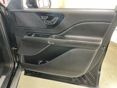 Used 2023 Lincoln Aviator AWD image 21