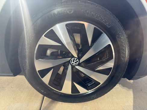 Used 2023 Volkswagen ID.4 Pro image 18