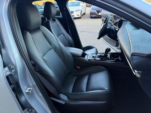 Used 2021 MAZDA CX-30 FWD 2.5 S w/ Premium Package image 17