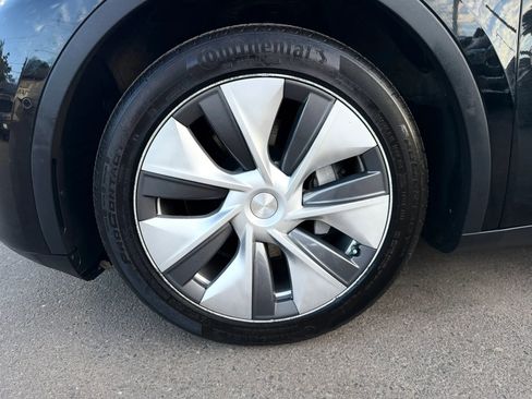 Used 2022 Tesla Model Y Long Range AWD/4WD image 35