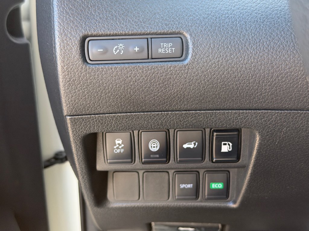 Used 2019 Nissan Rogue SV FWD image 32