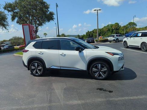 Certified 2023 Nissan Rogue Platinum w/ Platinum Premium Package FWD image 2