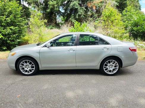 Used 2007 Toyota Camry CE FWD image 2