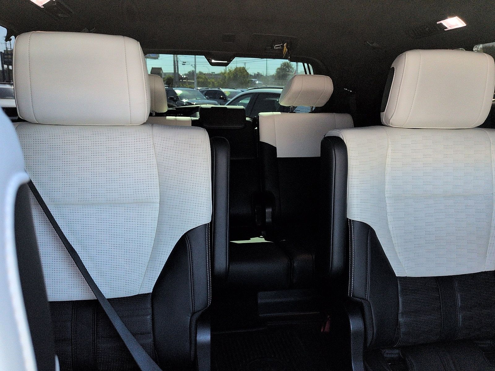 Used 2023 Toyota Sequoia Capstone AWD/4WD image 8