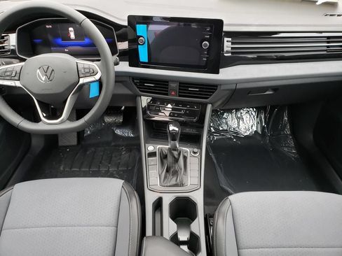 New 2026 Volkswagen Jetta SE FWD image 9