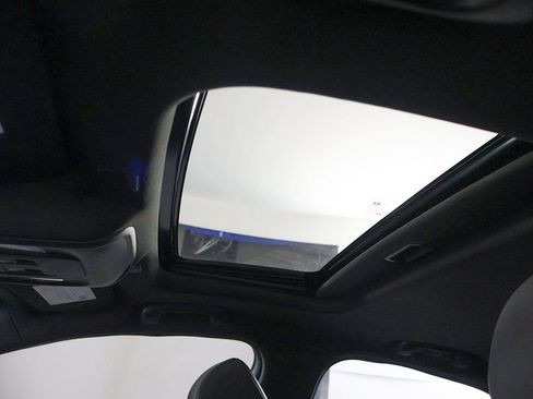 Used 2025 Cadillac CT4 Luxury RWD image 22