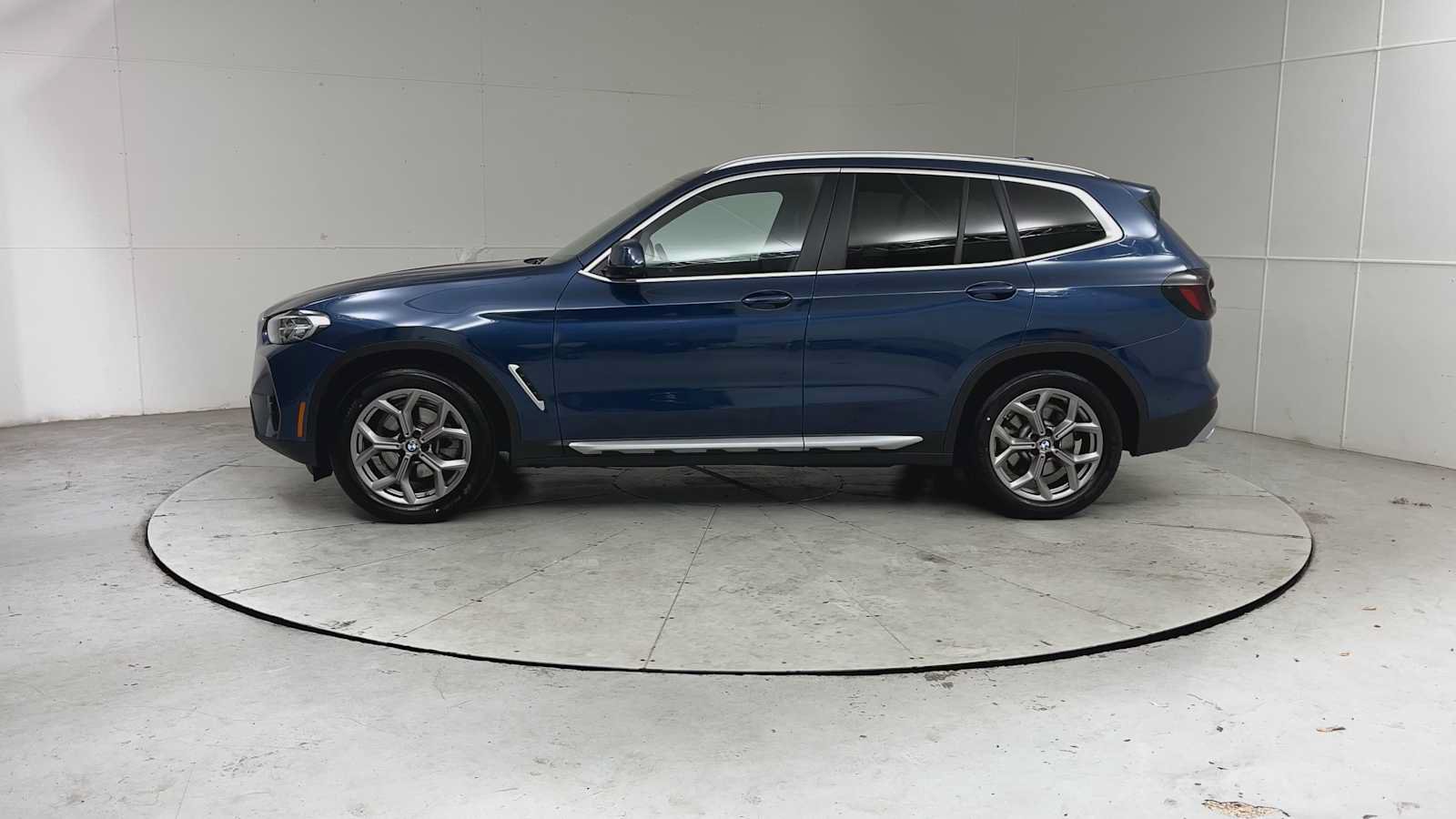 Used 2023 BMW X3 xDrive30i w/ Convenience Package w/ZPA AWD/4WD image 5