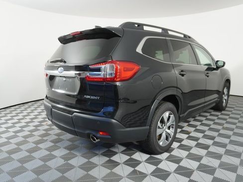 Used 2024 Subaru Ascent Premium w/ Convenience Package image 8
