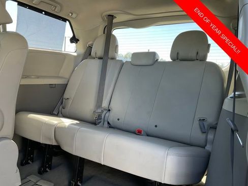 Used 2011 Toyota Sienna XLE image 14