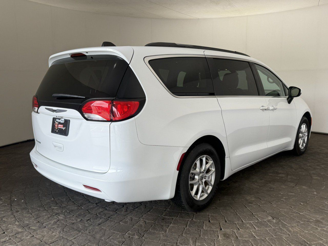 Used 2021 Chrysler Voyager Lxi FWD image 9