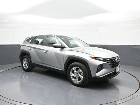Used 2023 Hyundai Tucson SE image 4