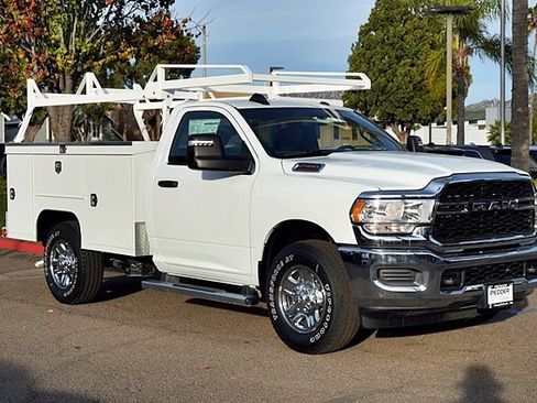 New 2024 RAM 2500 Tradesman w/ Chrome Appearance Group image 6
