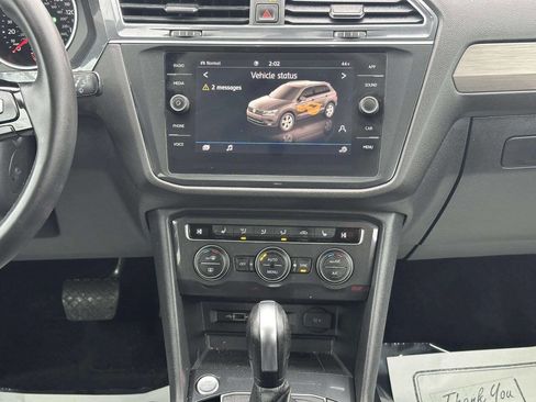Used 2020 Volkswagen Tiguan SE w/ Panoramic Sunroof Package image 35
