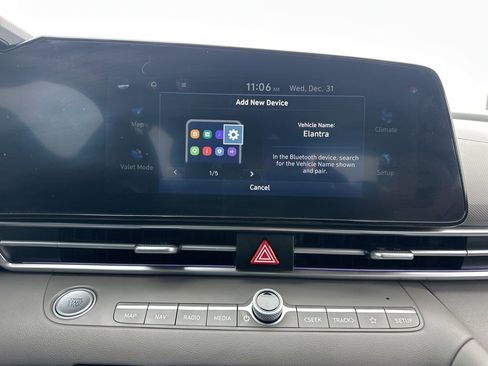 Used 2024 Hyundai Elantra SEL image 31