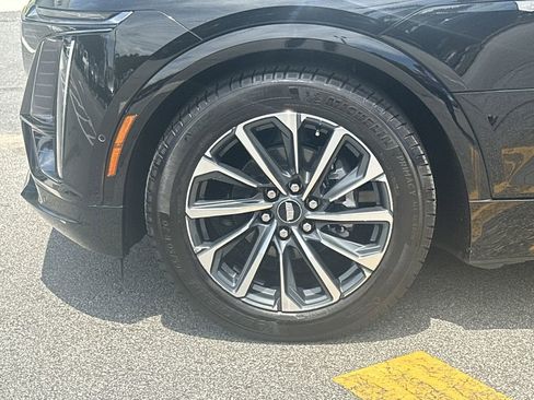 Used 2024 Cadillac Lyriq Sport RWD image 11