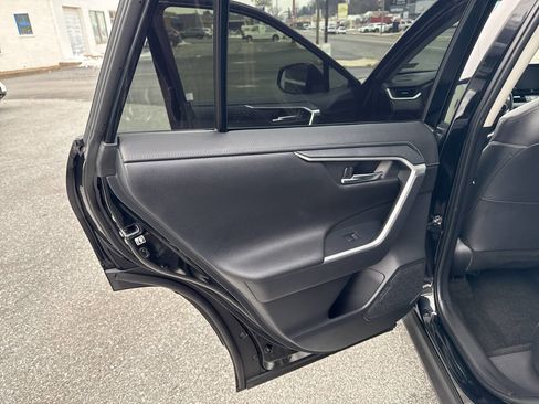 Used 2019 Toyota RAV4 Limited w/ Advanced Technology Package image 7