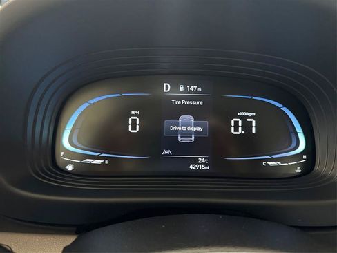Used 2024 Hyundai Venue SEL FWD image 16