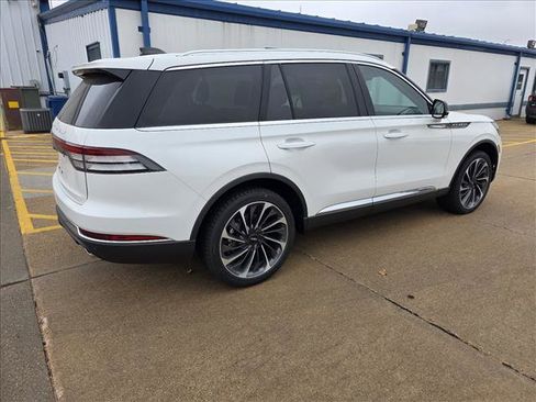 New 2025 Lincoln Aviator Reserve w/ Luxury Package image 4