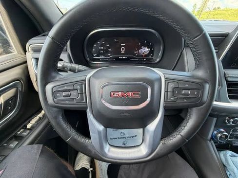 Used 2024 GMC Yukon SLT AWD/4WD image 26