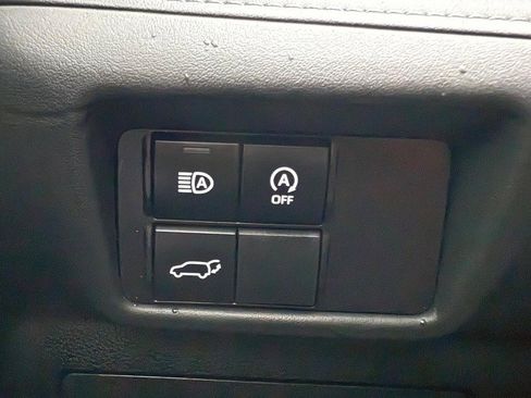 Used 2024 Toyota Highlander XLE image 30