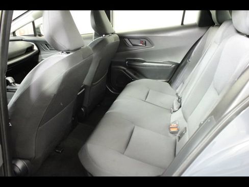 Used 2025 Toyota Prius LE FWD image 12