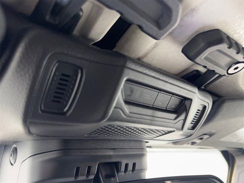 Used 2025 Jeep Gladiator Sport w/ Premium Package image 76