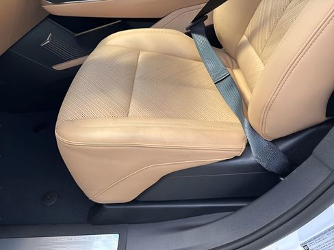 New 2025 Cadillac Escalade IQ Luxury 2 image 24