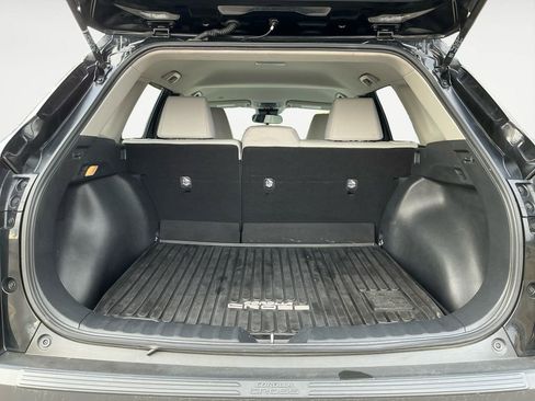 Used 2022 Toyota Corolla Cross LE image 17