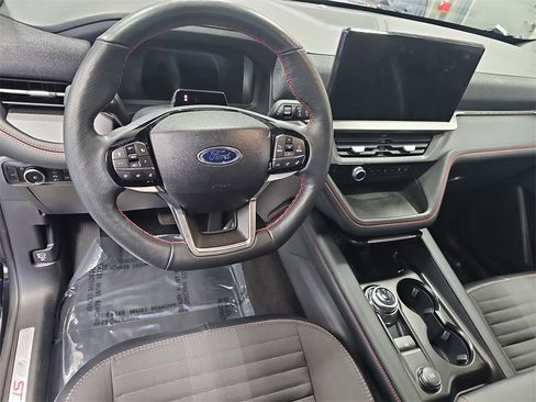 Used 2025 Ford Explorer ST-Line w/ ST-Line Street Pack image 15