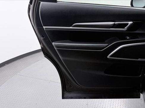 Used 2025 Kia Telluride S FWD image 16
