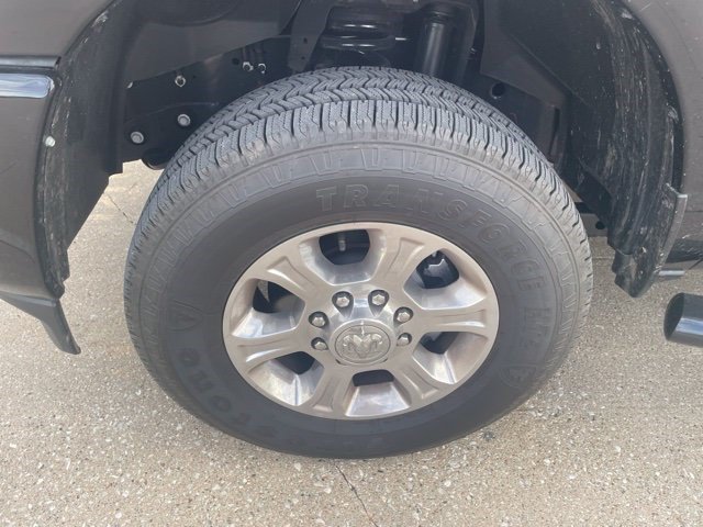 Used 2025 RAM 3500 Big Horn AWD/4WD image 3
