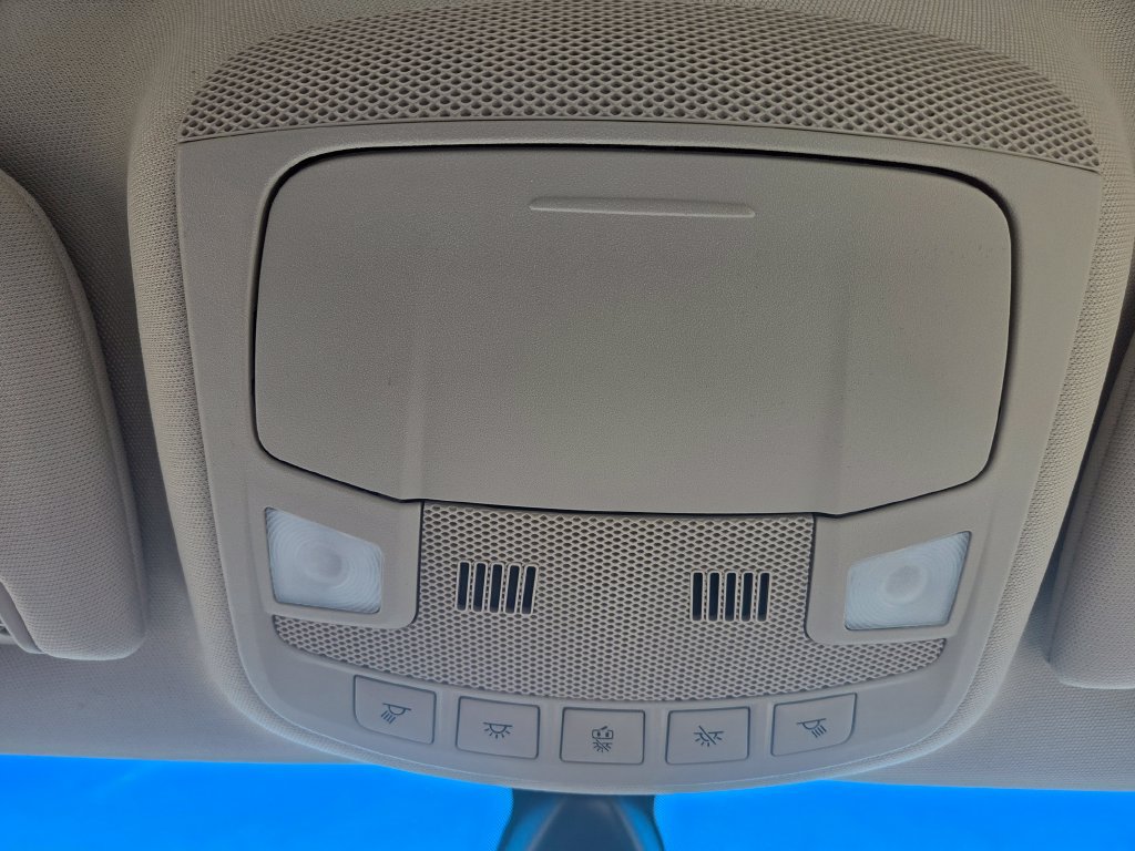 Used 2020 Lincoln MKZ AWD w/ Convenience Package image 33