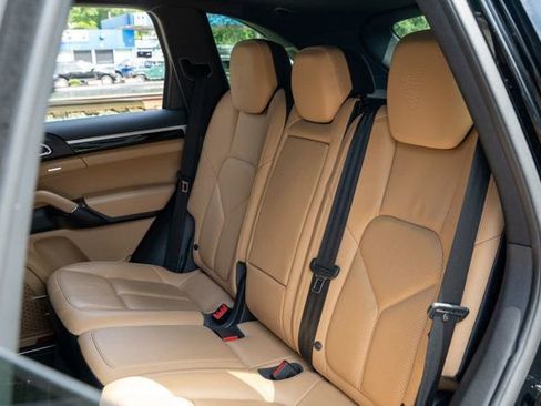 Used 2014 Porsche Cayenne AWD/4WD image 48